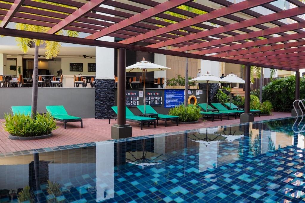 هتل آنداکیرا پوکت